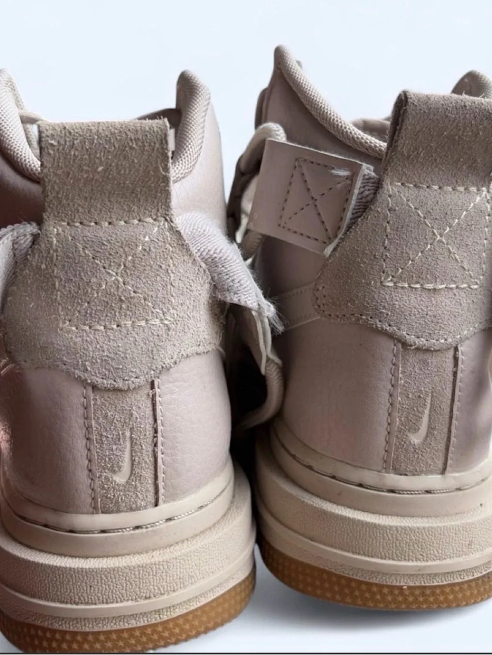 Nike High-Top women’s Air Force 1’s high utility 2.0 boots in fossil stone